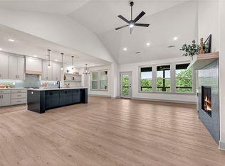 30 S Cheshnut Dr, Bella Vista, AR 72714
