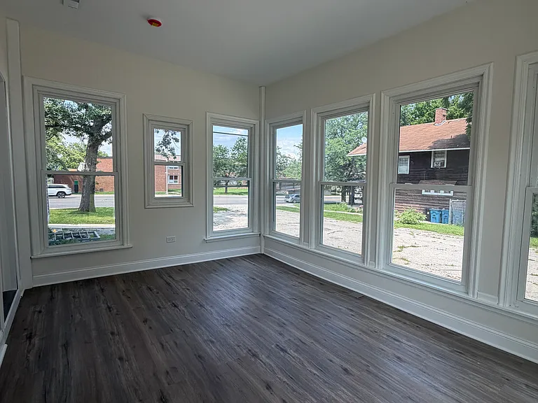260 W Lincoln Hwy — Photo 16