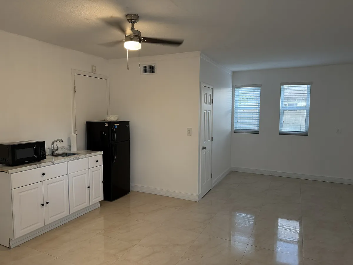 Building Photo - SW 149th Ct