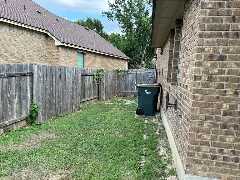 112 Latitude Ln — Photo 9