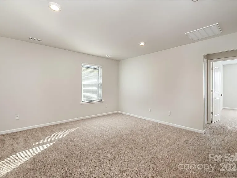 3034 Eastcott Ave — Photo 11