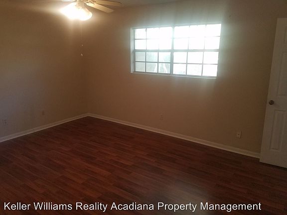 5th image of 209 Driftwood St
