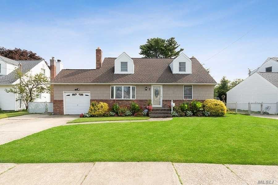 1st image of 7 Cornwall Ln