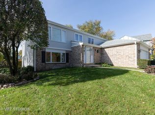 1581 Cardinal Ct, Lindenhurst, IL 60046