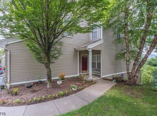 183 Ridge Dr, Pompton Lakes, NJ 07442