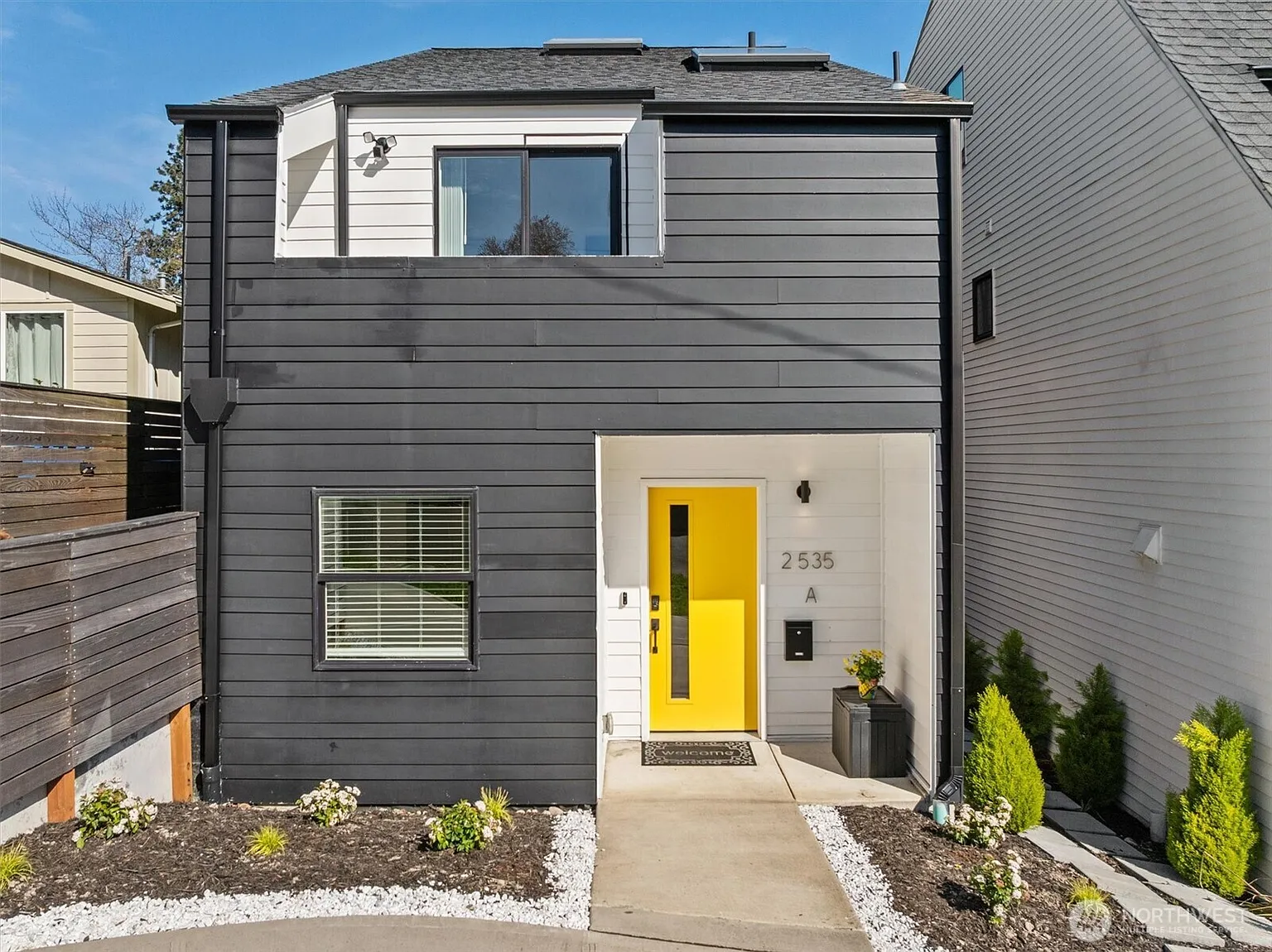 2535 S I St #A photo 1