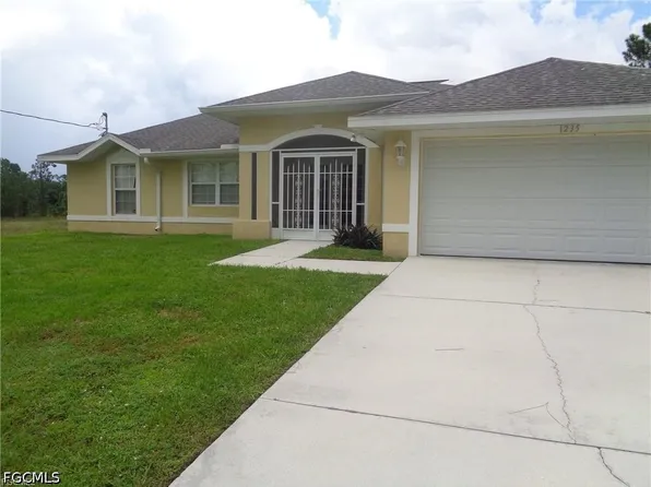 1235 Cloplon St E, Lehigh Acres, FL 33974