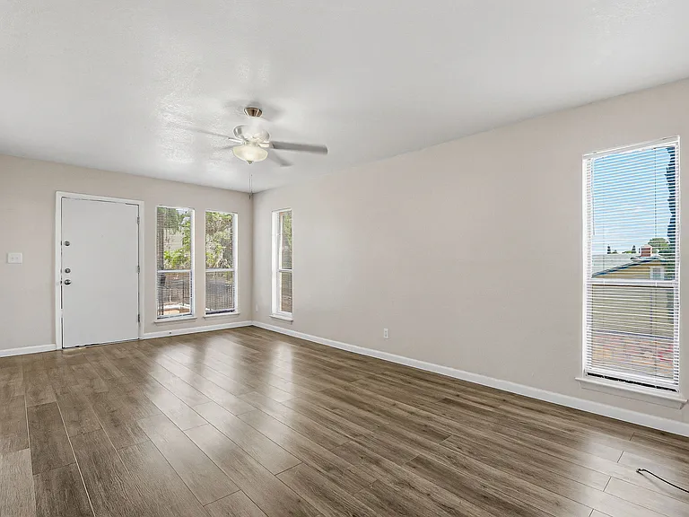 10604 Springwood Dr #D — Photo 12