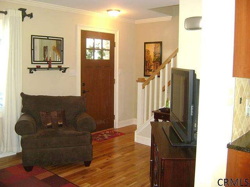 5th image of 11-4 COTTAGE Street
