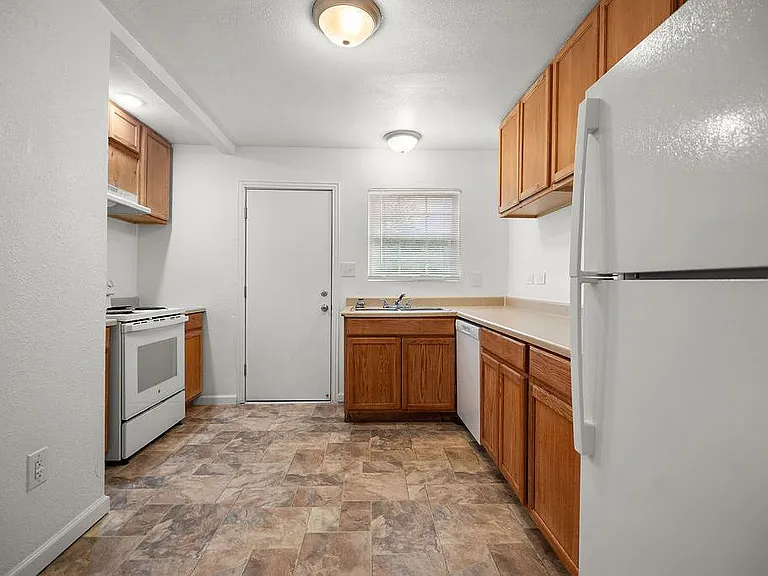 802 Stetson Ave #804 — Photo 5