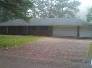 3914 Forest Lake Dr, Jackson, MS 39212