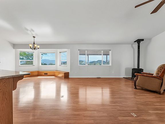 5th image of 3671 Sandstone Dr