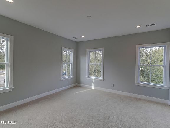 5th image of 1017 Bradshaw Terrace