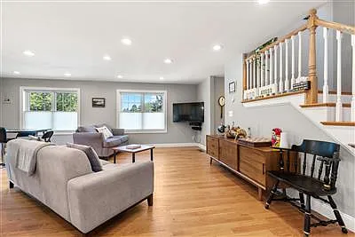 19 Park Ave — Photo 3