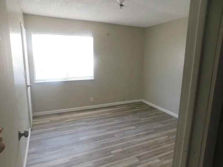 513 E Ridgecrest Blvd — Photo 19