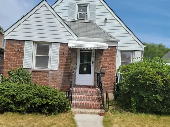 8107 Commonwealth Blvd, Bellerose, NY 11426