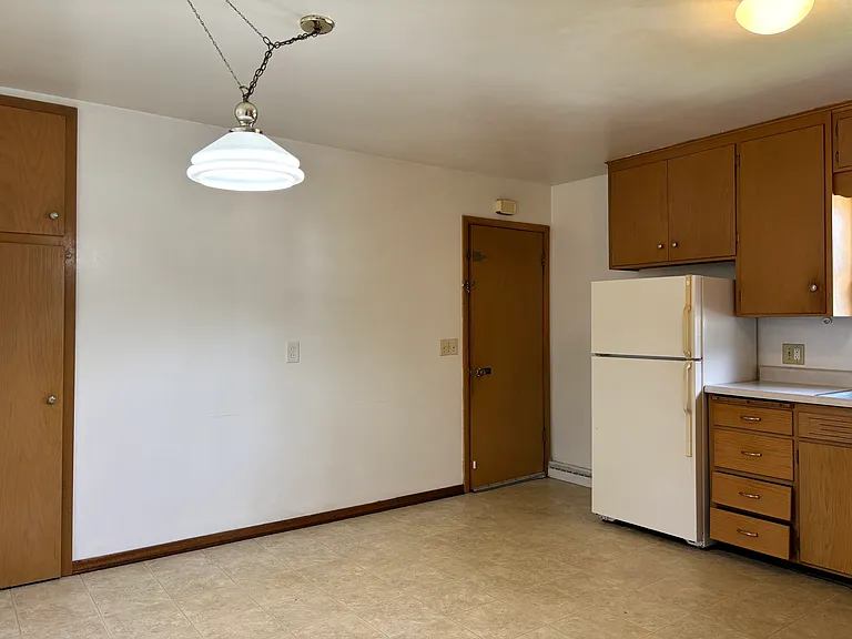 6321 Roselawn Ave — Photo 5