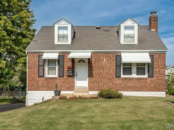 2737 Granda Dr, Saint Louis, MO 63125