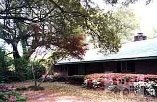 2nd image of 690 SE River Road