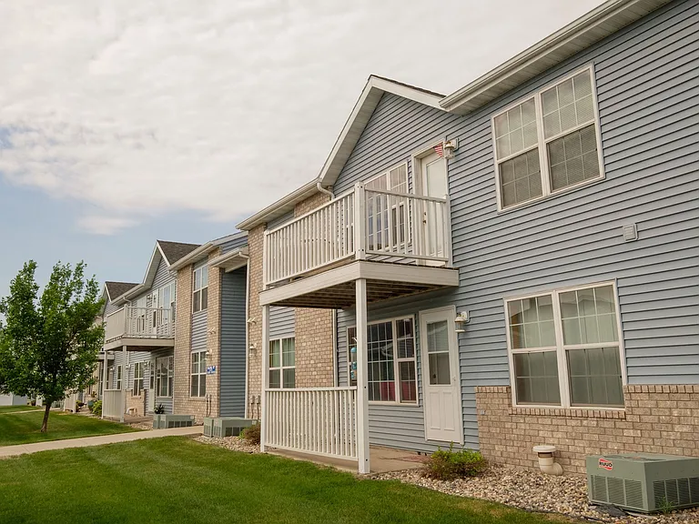 Fargo, ND Charleswood Townhomes | Exterior