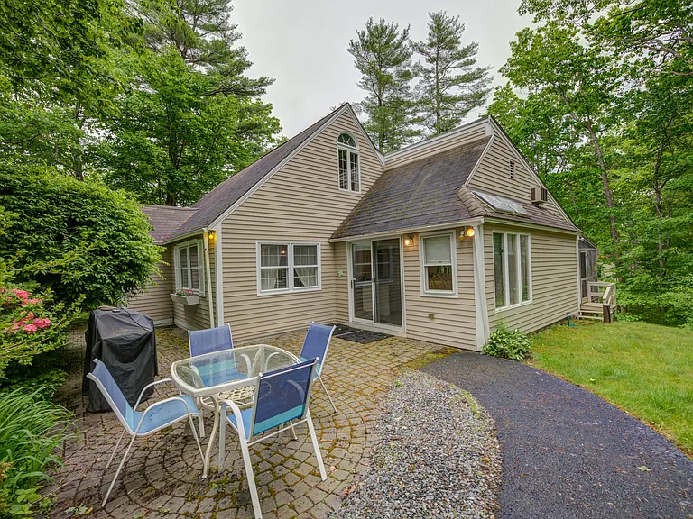 90 Chestnut Rd — Photo 39