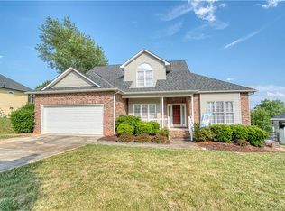 2907 Greenmont Cir, Belmont, NC 28012