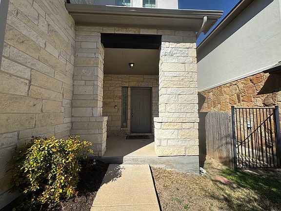 3rd image of 3240 E Whitestone Blvd Unit 95