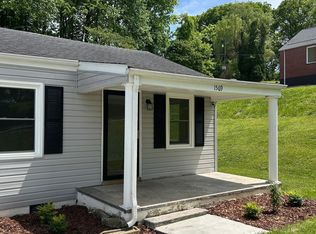 1569 Valley Dr, Bristol, TN 37620