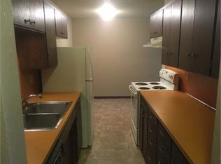 817 N 26th St, Bismarck, ND 58501