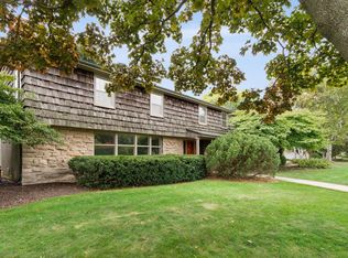 705 Oak Tree Rd, Sheboygan, WI 53083