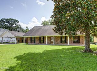 109 Oak Coulee Dr, Lafayette, LA 70507