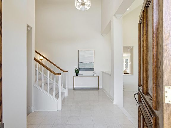 3rd image of 21592 Villa Maria Ct