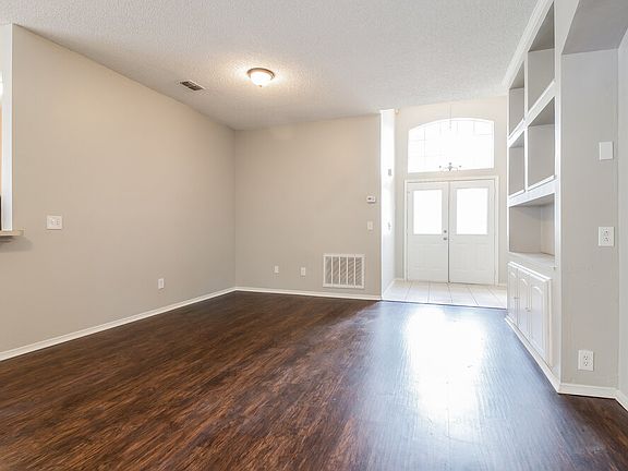 4th image of 1136 Cherry Valley Way