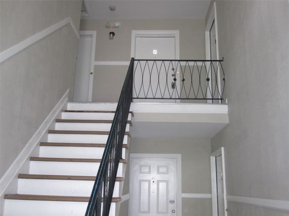 56 Kenwood Dr APT 7