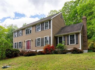 172 Seymour Rd, Woodbridge, CT 06525