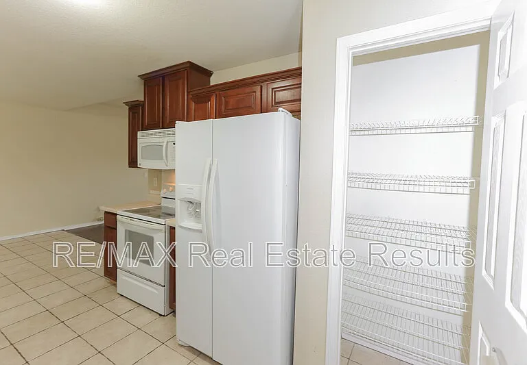 2505 SW 20th St — Photo 11