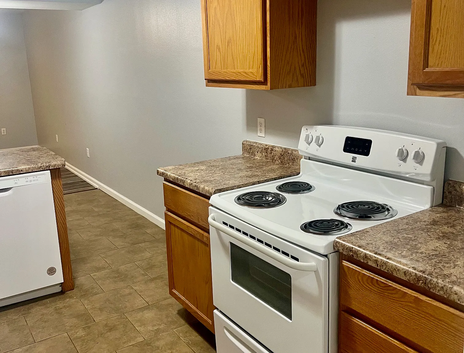 2 bed, 805 sqft, $950 — Photo 4