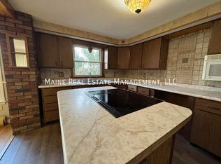 2902 N Belfast Ave, Augusta, ME 04330