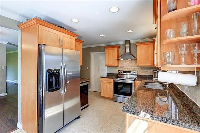 3 bed, 1300 sqft, $4,650 — Photo 4