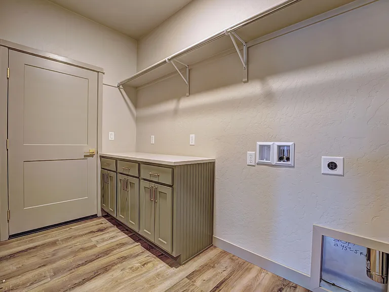 1913 Tomochic Dr — Photo 27