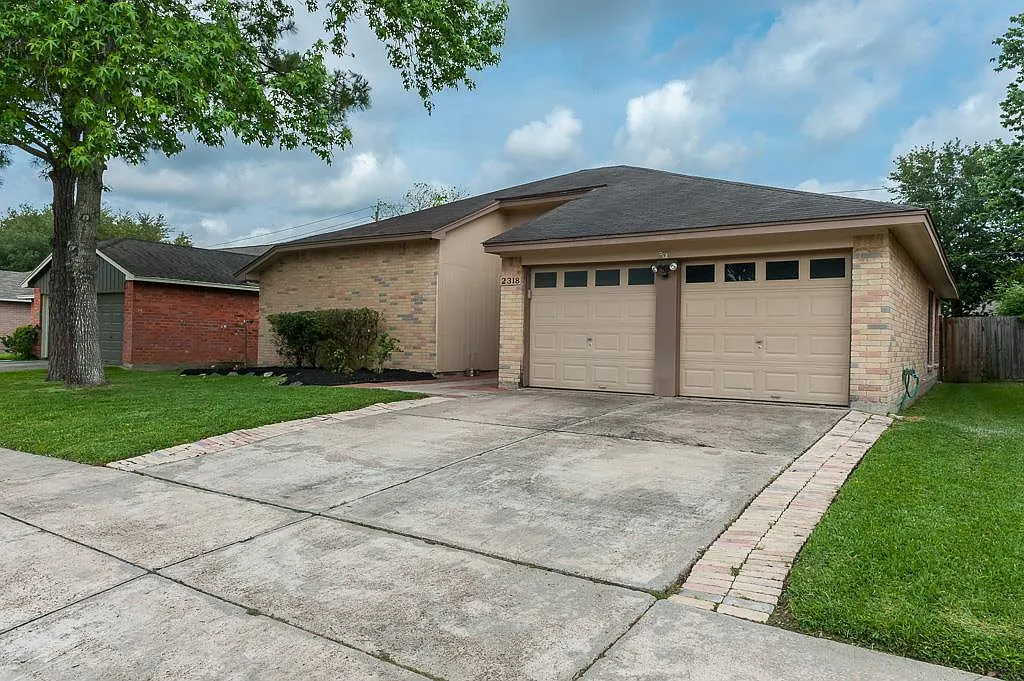 3 bed, 2.0 bath, 1550 sqft, $1,975 — Photo 3
