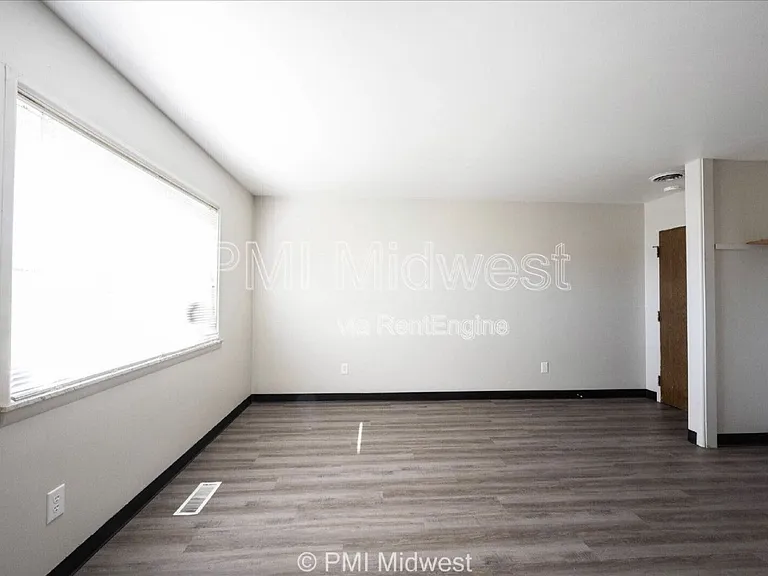 Glenstone Apartments — Photo 10