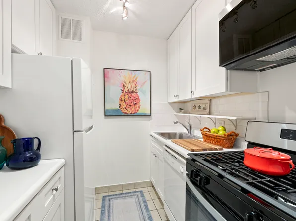 61 West 62nd Street image 3 of 7