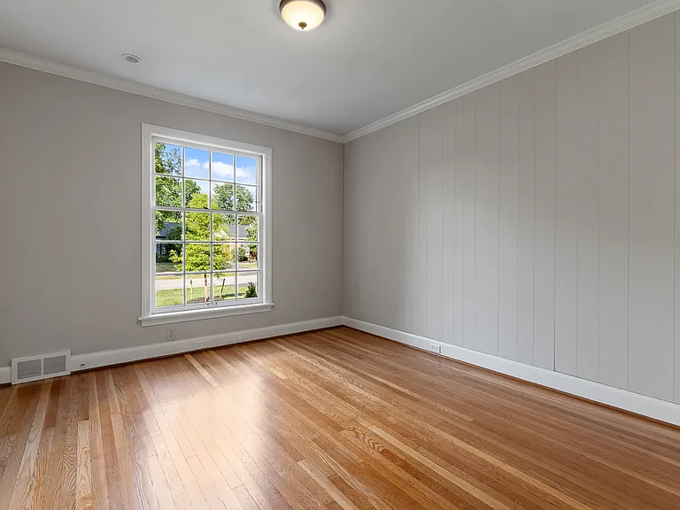 404 Lotis Way — Photo 25