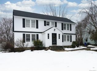 62 Yale Ave #A, Middlebury, CT 06762