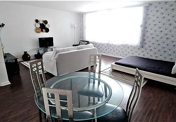 2nd image of 1000 West Ave APT 1201