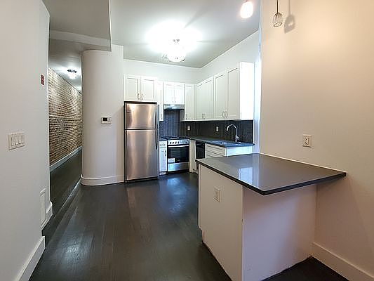 1st image of 60 New York Ave APT 1R