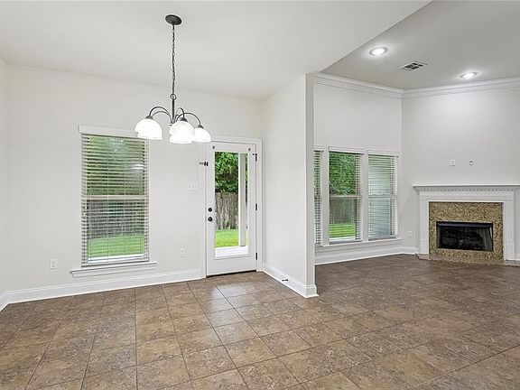 3rd image of 117 Jack Pine Ln