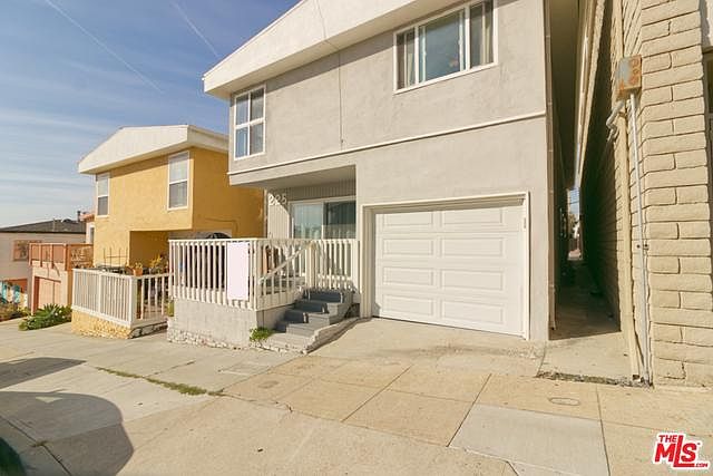 1st image of 225 Rosecrans Ave APT 3