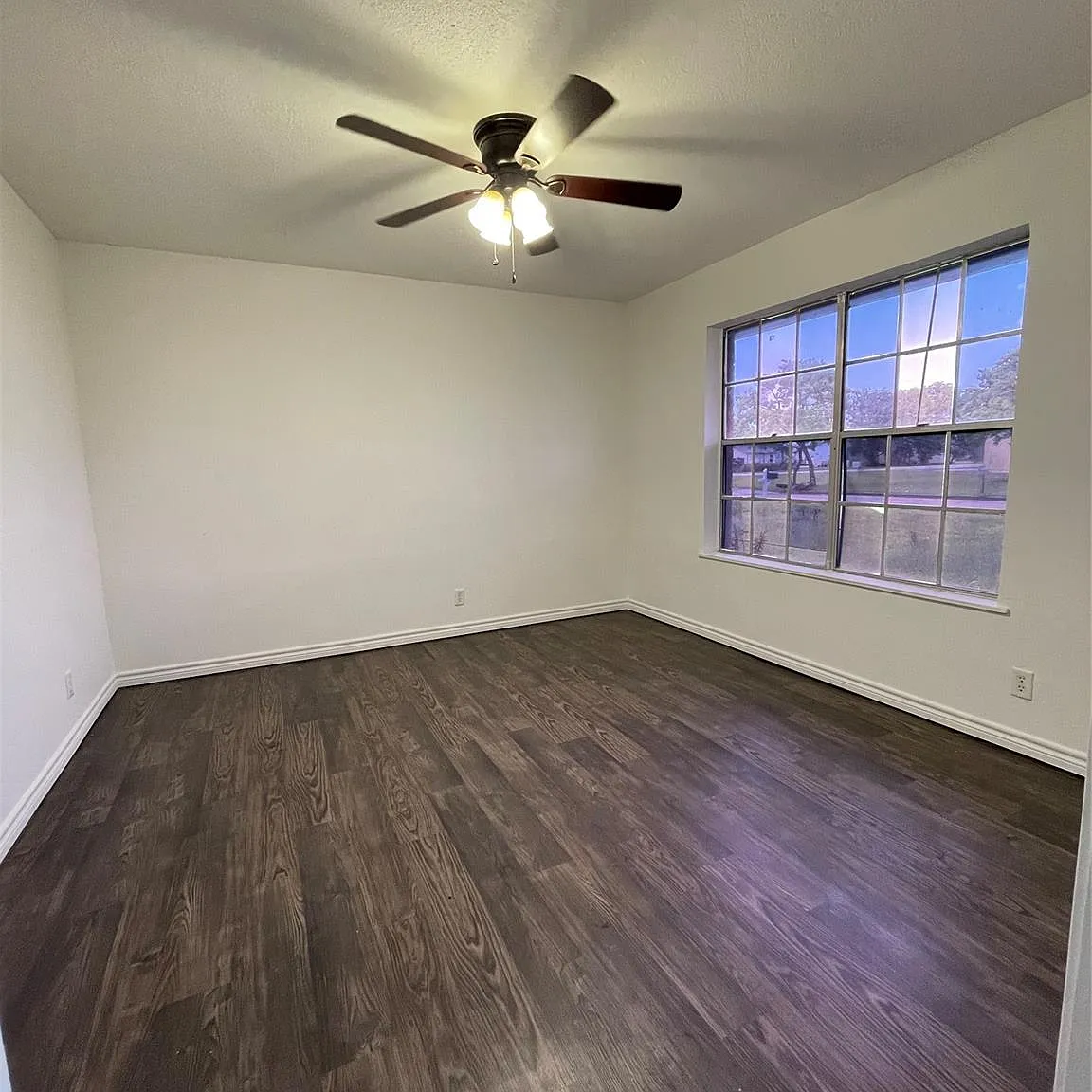 3 bed, 1.5 bath, 1136 sqft, $1,350 — Photo 4